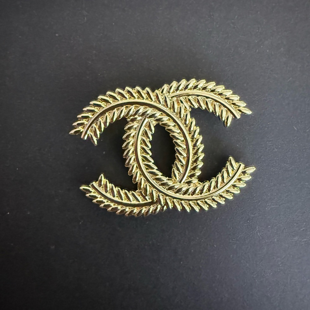 Last one Upcycled Elegant Gold-Tone Brooch